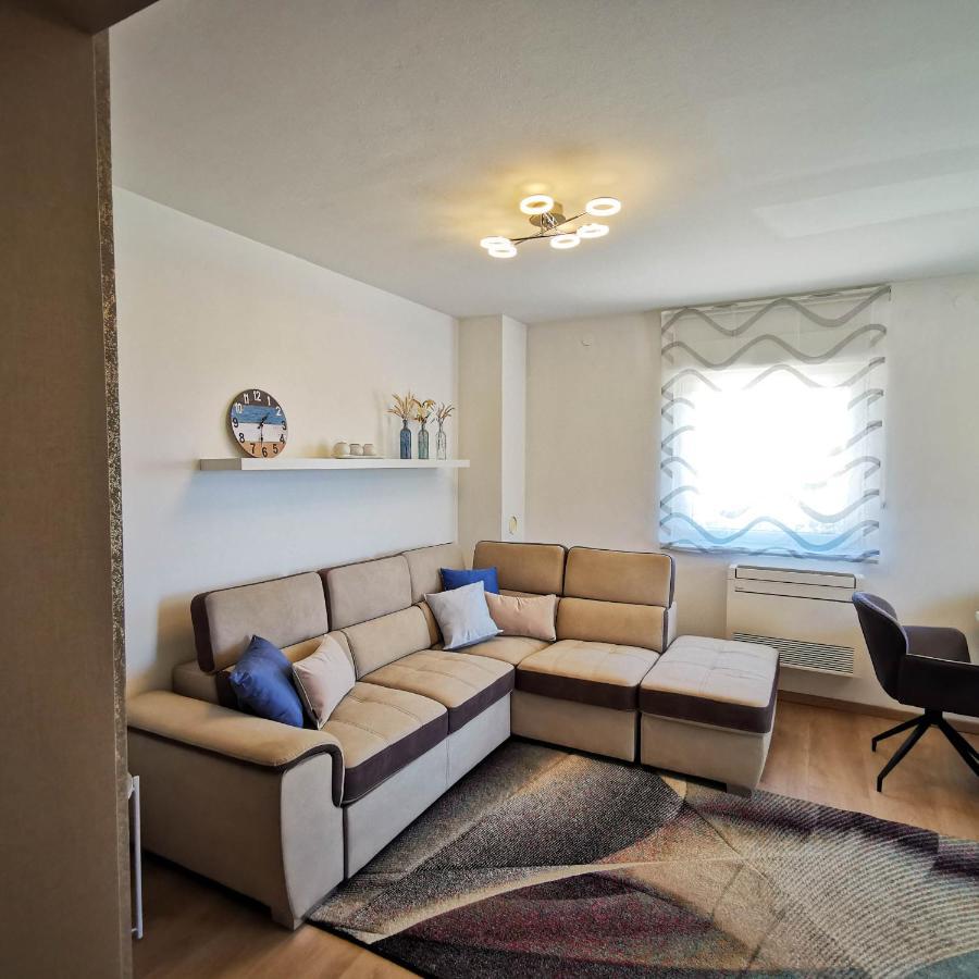 Apartment Ližnjan Buitenkant foto